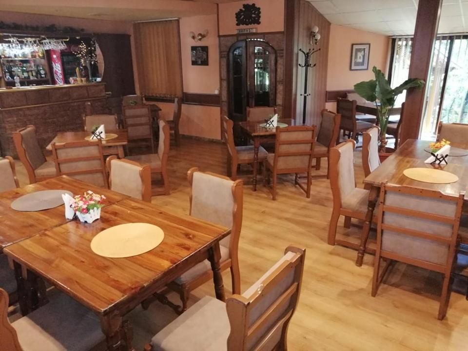 Хотел Омега Stara Zagora Buitenkant foto